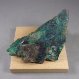 Umangita<br />Mina Tumiñico, Sierra de Cacho, Villa Castelli, Departamento General Lamadrid, La Rioja, Argentina<br />9,5 x 5 x 4,5 cm.<br /> (Autor: J. G. Alcolea)