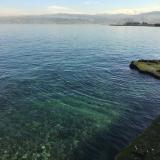 Still on the corniche, looking east. The snow-capped mountain in the background is the mount Sannine. (Author: Fiebre Verde)