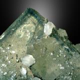 Fluorita, Cuarzo y Pirita<br />El Hammam, Ait Mimoune, Provincia Khémisset, Región Rabat-Salé-Kénitra, Marruecos<br />Cristal de 8 cm. de arista<br /> (Autor: Antonio P. López)