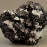Enargita<br />Mina Huayllapon (Mina Huallapon), Pasto Bueno, Distrito Pampas, Provincia Pallasca, Departamento Ancash, Perú<br />30x30x15 mm<br /> (Autor: Juan Espino)