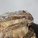 Andalucita.Punta Robaleira pegmatite, Donón, O Hío, Cangas do Morrazo, Comarca do Morrazo, Pontevedra, Galicia / Galiza, Spain7x 5,5 cm. (Autor: Rafael varela olveira)