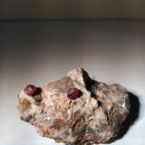Granate (Grupo)Vincios, Gondomar, Comarca Vigo, Pontevedra, Galicia / Galiza, Spain4,5x2,4x2,4 cm (Autor: jsoage)