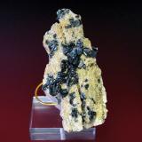 Hematites con Rutilo epitaxial<br />Monte Cervandone, Alpe Devero, Baceno, Valle Ossola, Provincia Verbano-Cusio-Ossola, Piamonte (Piemonte), Italia<br />7 x 4 cm.<br /> (Autor: Antonio P. López)