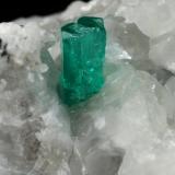 Beryl (variety emerald), Calcite<br />Coscuez mining district, Municipio San Pablo de Borbur, Western Emerald Belt, Boyacá Department, Colombia<br />46x36x37mm, xl=7mm<br /> (Author: Fiebre Verde)