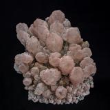 Quartz, Rhodochrosite<br />Oppu Mine, Nishimeya-mura, Nakatsugaru District, Aomori Prefecture, Tohoku Region, Honshu Island, Japan<br />11.5 x 9.5 cm<br /> (Author: am mizunaka)