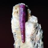 Corindon (variedad rubí)Ketito, Región Arusha, TanzaniaCristal de 3,40 cm. (Autor: Antonio P. López)