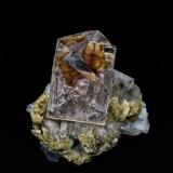 Fluorite, Siderite, QuartzAllenheads Mine (Beaumont Mine), Allendale, Northumberland, England / United Kingdom3.8 x 3.6 cm (Author: am mizunaka)