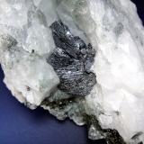 Ilmenita<br />Valle Tormiq, Distrito Baltistán, Gilgit-Baltistan (Áreas del Norte), Paquistán<br />Cristales de 2,5 cm.<br /> (Autor: Antonio P. López)