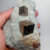 Pirita<br />Mina Ampliación a Victoria, Sierra de Alcarama, Navajún, Comarca Cervera, La Rioja, España<br />8,5 x 16 x 6,3 cm<br /> (Autor: Iwok)