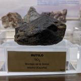 Rutilo<br />Montejo de la Sierra, Comarca Sierra Norte, Comunidad de Madrid, España<br />7,3 x 4,7 x 3,4 cm.<br /> (Autor: Carles)