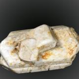 Ortoclasa<br />Zarzalejo, Comarca Sierra Oeste, Comunidad de Madrid, España<br />4 x 2 cm<br /> (Autor: Ángel Rodríguez Benavent)