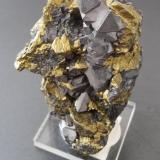 Galena, Chalcopyrite<br />Georg Mine, Horhausen, Flammersfeld, Altenkirchen (Westerwald), Siegerland, Rhineland-Palatinate/Rheinland-Pfalz, Germany<br />6 x 3,5 cm<br /> (Author: Andreas Gerstenberg)