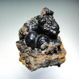 Goethita<br />Grupo Minero Monte de Hierro, Cerro del Hierro, San Nicolás del Puerto-Constantina, Comarca Sierra Norte de Sevilla, Sevilla, Andalucía, España<br />7 x 6 cm.<br /> (Autor: Antonio P. López)