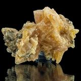 Baryte<br />Rosh Pinah, Lüderitz District, ǁKaras Region, Namibia<br />11,2 x 7,8 x 7,3 cm<br /> (Author: Niels Brouwer)