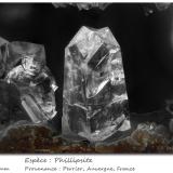 Phillipsite<br />Roca-Neyra, Perrier, Issoire District, Puy-de-Dôme Department, Auvergne-Rhône-Alpes, France<br />fov 2.5 mm<br /> (Author: ploum)
