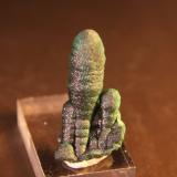 Malachite<br />Katanga (Shaba), Democratic Republic of the Congo (Zaire)<br />21mm x 43mm x 17mm<br /> (Author: franjungle)