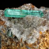 Beryl (variety emerald), Calcite<br />Chivor mining district, Municipio Chivor, Eastern Emerald Belt, Boyacá Department, Colombia<br />34x35x34mm, main xl=18mm<br /> (Author: Fiebre Verde)