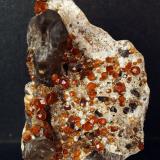 Spessartina (Espesartina)<br />Tongbei, Yunxiao, Prefectura Zhangzhou, Provincia Fujian, China<br />7 x 5.5 cm<br /> (Autor: Pedro Antonio)