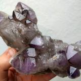 Cuarzo (variedad amatista)<br />Cantera Soliva (Cantera trabajos del AVE), Can Sala, Riudarenes, Comarca La Selva, Gerona / Girona, Cataluña / Catalunya, España<br />13,0 x 8,0 cm.<br /> (Autor: Carles)