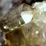 Anglesita<br />Touissit, Distrito Touissit, Provincia Jerada, Región Oriental, Marruecos<br />45 x 32 x 31 mm.<br /> (Autor: José Luis Zamora)
