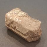 Casiterita pseudomórfica de Ortoclasa<br />Wheal Coates, Saint Agnes, Distrito Saint Agnes, Cornwall, Inglaterra / Reino Unido<br />12x35 mm<br /> (Autor: Ramon A  Lopez Garcia)