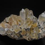 Quartz, Hematite<br />Sennin mine (Wagasennin mine), Waga, Kitakami City, Iwate Prefecture, Tohoku Region, Honshu Island, Japan<br />8.1 x 4.4 cm<br /> (Author: am mizunaka)