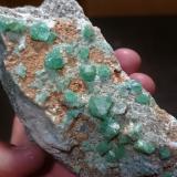 Fluorita<br />Pedrera Berta, Turó de Can Domènech, Serra de Roques Blanques, Sant Cugat del Vallès-El Papiol, Comarca Vallès Occidental / Baix Llobregat, Barcelona, Cataluña / Catalunya, España<br />15cm x 7cm<br /> (Autor: Alex y Diana)