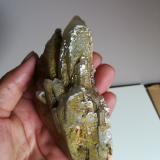 Cuarzo (variedad ahumado) con Epidota<br />Monte Xiabre, Vilagarcía de Arousa, Comarca O Salnés, Pontevedra, Galicia / Galiza, España<br />14 x 8 cm aprox<br /> (Autor: ximocompany)