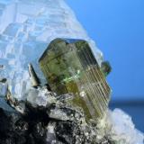 Epidota<br />Hachupa, Distrito Shigar, Gilgit-Baltistan (Áreas del Norte), Paquistán<br />cristal 15x10mm<br /> (Autor: Ramon A  Lopez Garcia)