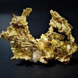 Gold, Quartz<br />Eagle's Nest Mine, Sage Hill, Michigan Bluff District, Placer County, California, USA<br />43 mm x 27 mm<br /> (Author: Don Lum)