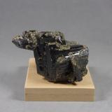 Ferberita con Siderita<br />Minas da Panasqueira, Aldeia de São Francisco de Assis, Covilhã, Castelo Branco, Cova da Beira, Centro, Portugal<br />7,5 x 4,3 x 3,2 cm.<br /> (Autor: J. G. Alcolea)