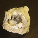 Celestine<br />Celestine deposit, Torà, Comarca La Segarra, Lérida / Lleida, Catalonia / Catalunya, Spain<br />32mm x 24mm x 29mm<br /> (Author: franjungle)