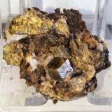 Granate (Grupo)<br />Mines de Can Montsant, Can Montsant (Massís del Montnegre), Hortsavinyà, Tordera, Comarca Maresme, Barcelona, Cataluña / Catalunya, España<br />2x2 cm.<br /> (Autor: Adri Rodríguez)