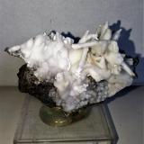 Aragonito<br />Mina Regia, Bellmunt del Priorat, Comarca Priorat, Tarragona, Cataluña / Catalunya, España<br />4,5x4 cm.<br /> (Autor: Adri Rodríguez)