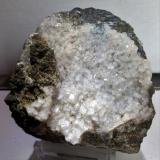 Chabazita-Ca<br />Túnel de la Mola, Sarroca de Bellera, Comarca Pallars Jussà, Lérida / Lleida, Cataluña / Catalunya, España<br />6x6 cm.<br /> (Autor: Adri Rodríguez)