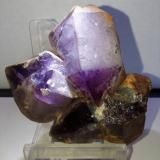 Cuarzo (variedad amatista)<br />Pedrera Can Súria (Pedrera Guixeres), Maçanet de la Selva, Comarca La Selva, Gerona / Girona, Cataluña / Catalunya, España<br />6,5x5,8 cm.<br /> (Autor: Adri Rodríguez)