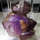 Cuarzo (variedad amatista)<br />Pedrera Can Súria (Pedrera Guixeres), Maçanet de la Selva, Comarca La Selva, Gerona / Girona, Cataluña / Catalunya, España<br />5x3,3 cm.<br /> (Autor: Adri Rodríguez)