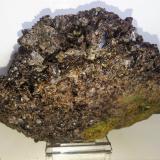 Axinita-(Fe)<br />Barranc de les Collades, Pantà d'Escales, Casterner de les Olles, Tremp, Comarca Pallars Jussà, Lérida / Lleida, Cataluña / Catalunya, España<br />13x9 cm.<br /> (Autor: Adri Rodríguez)