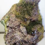 Axinita-(Fe), Epidota<br />Barranc de les Collades, Pantà d'Escales, Casterner de les Olles, Tremp, Comarca Pallars Jussà, Lérida / Lleida, Cataluña / Catalunya, España<br />12,5x11 cm.<br /> (Autor: Adri Rodríguez)