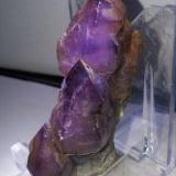 Cuarzo (variedad amatista)<br />Pedrera Mas Sever, Massabè (Mas Ceber), Sils, Comarca La Selva, Gerona / Girona, Cataluña / Catalunya, España<br />6x2,5 cm<br /> (Autor: Adri Rodríguez)