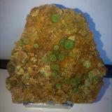 Fluorita<br />Afloramientos de Singuerlín, Puig Castellar (Serra de Marina), Singuerlín, Santa Coloma de Gramenet, Comarca Barcelonès, Barcelona, Cataluña / Catalunya, España<br />7x7 cm.<br /> (Autor: Adri Rodríguez)