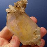 Quartz<br />Ceres, Warmbokkeveld Valley, Ceres, Valle Warmbokkeveld, Witzenberg, Cape Winelands, Western Cape Province, South Africa<br />Fingers for size<br /> (Author: Pierre Joubert)