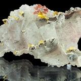 Baryte, Quartz<br />Pöhla-Tellerhäuser Mine, Pöhla, Schwarzenberg District, Erzgebirgskreis, Saxony/Sachsen, Germany<br />8,2 x 5,9 x 1,9 cm<br /> (Author: Niels Brouwer)