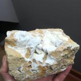 Cuarzo (variedad calcedonia)<br />Tunel de San Antón, Boqueres, San Vicente del Raspeig/Sant Vicent del Raspeig, Comarca Campo de Alicante, Alicante / Alacant, Comunidad Valenciana / Comunitat Valenciana, España<br />15x12 cm aprox<br /> (Autor: ximocompany)