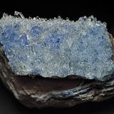 Quartz, Dumortierite<br />Vaca Morta Quarry, Serra da Vereda, Boquira, Bahia, Northeast Region, Brazil<br />10.2 x 6.4 cm<br /> (Author: am mizunaka)