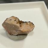 Stilbita-Ca (Estilbita-Ca)<br />Cantera Cillarga, Linar da Raina, Ponteareas, Comarca El Condado, Pontevedra, Galicia / Galiza, España<br />Pieza de 2x1,2 cm aprox<br /> (Autor: ximocompany)