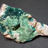 Dioptase and MalachiteTsumeb Mine, Tsumeb, Otjikoto Region, Namibia82mm x 49mm x 32mm (Author: Heimo Hellwig)