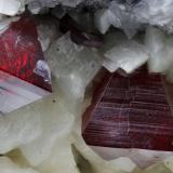Cinabrio<br />Mina Yanwuping, Wanshan, Prefectura Tongren, Provincia Guizhou, China<br />cristal mayor 16mm<br /> (Autor: Ramon A  Lopez Garcia)