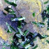 Libethenita<br />Mina Mex-Tex, Bingham, Distrito Hansonburg, Condado Socorro, New Mexico, USA<br />Campo de visión 9 mm.<br /> (Autor: Antonio P. López)