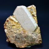 OrtoclasaPorphyry outcrop, Río Guadarramilla, Dos Torres, Comarca Los Pedroches, Córdoba, Andalusia, SpainCristal de 55 x 30 mm. (Autor: Antonio P. López)
